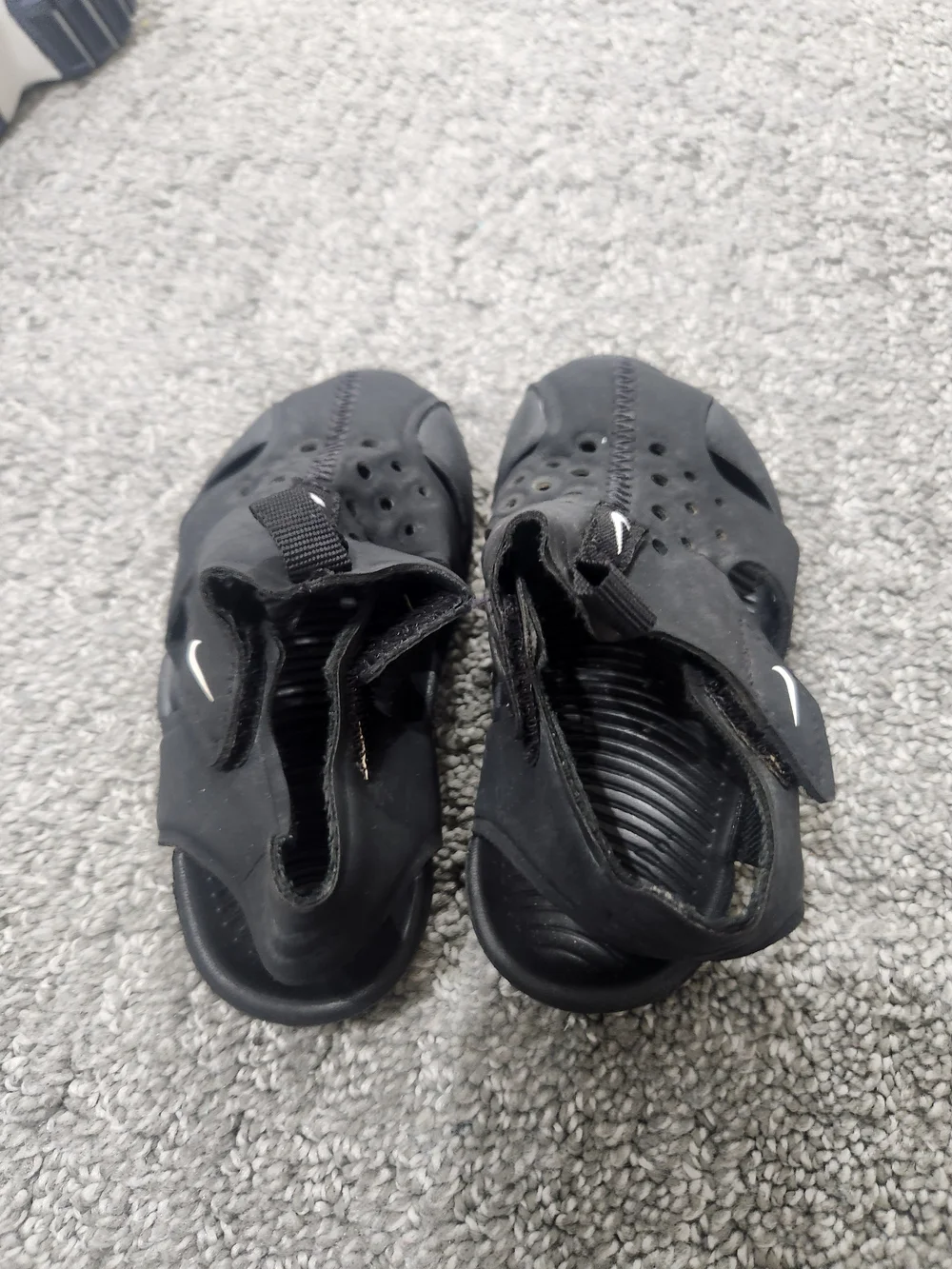 Nike Kids' Black Water-Ready Sandals size 6